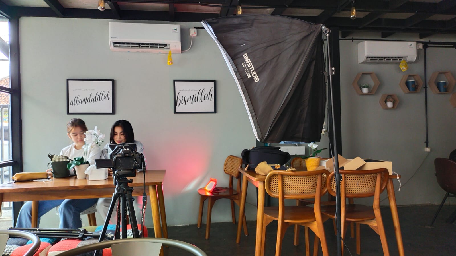TALENT HOSTPRENEUR: HOST SEBAGAI BRAND DI ERA DIGITAL (TAHUN 2024)
